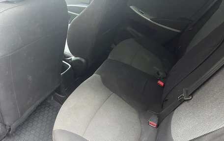 Hyundai Solaris II рестайлинг, 2011 год, 520 000 рублей, 12 фотография