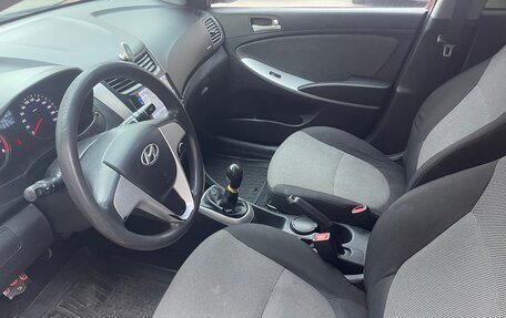 Hyundai Solaris II рестайлинг, 2011 год, 520 000 рублей, 11 фотография