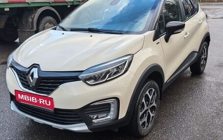 Renault Kaptur I рестайлинг, 2019 год, 1 350 000 рублей, 4 фотография