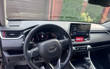 Toyota RAV4, 2021 год, 3 900 000 рублей, 1 фотография