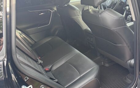 Toyota RAV4, 2021 год, 3 900 000 рублей, 13 фотография