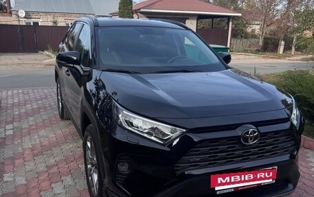 Toyota RAV4, 2021 год, 3 900 000 рублей, 16 фотография