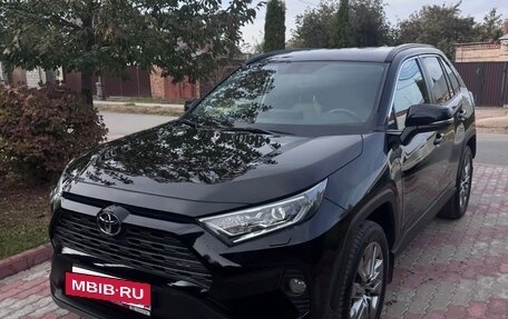 Toyota RAV4, 2021 год, 3 900 000 рублей, 7 фотография