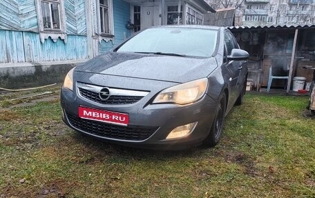Opel Astra J, 2011 год, 540 000 рублей, 1 фотография
