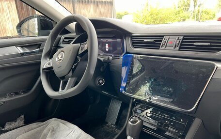 Skoda Superb III рестайлинг, 2024 год, 3 300 000 рублей, 4 фотография