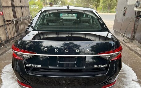 Skoda Superb III рестайлинг, 2024 год, 3 300 000 рублей, 21 фотография