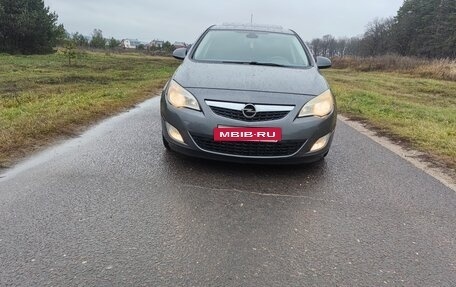 Opel Astra J, 2011 год, 540 000 рублей, 2 фотография