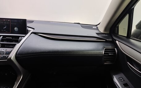 Lexus NX I, 2016 год, 2 980 000 рублей, 12 фотография