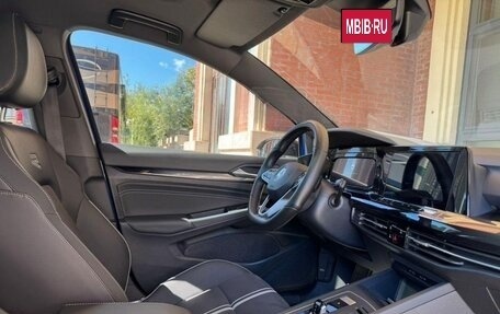 Volkswagen Golf VIII, 2023 год, 2 650 000 рублей, 7 фотография