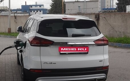 Geely Atlas, 2023 год, 2 500 000 рублей, 3 фотография