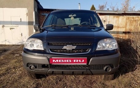 Chevrolet Niva I рестайлинг, 2018 год, 610 000 рублей, 5 фотография