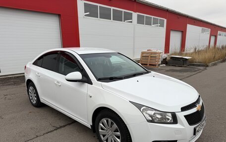 Chevrolet Cruze II, 2011 год, 680 000 рублей, 3 фотография