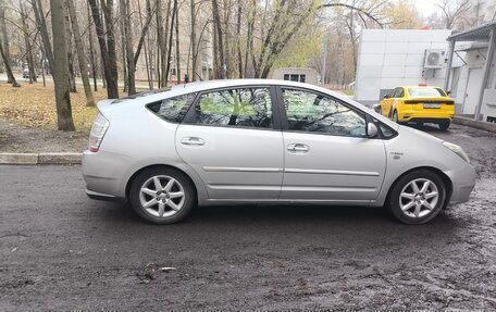 Toyota Prius, 2008 год, 670 000 рублей, 1 фотография