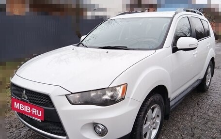 Mitsubishi Outlander III рестайлинг 3, 2011 год, 1 490 000 рублей, 2 фотография