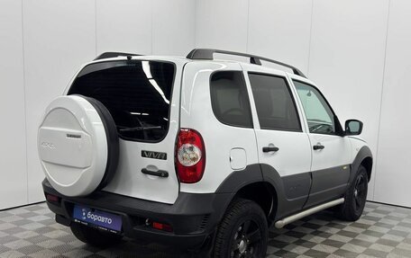 Chevrolet Niva I рестайлинг, 2017 год, 875 000 рублей, 2 фотография