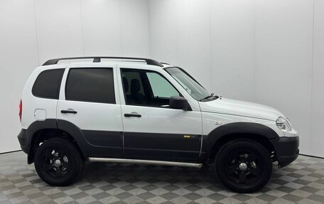 Chevrolet Niva I рестайлинг, 2017 год, 875 000 рублей, 8 фотография