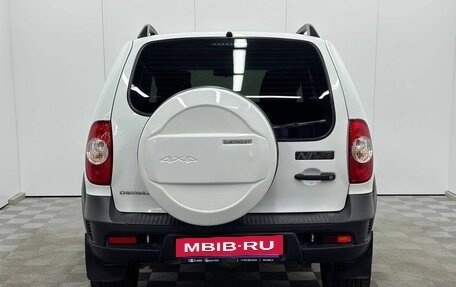 Chevrolet Niva I рестайлинг, 2017 год, 875 000 рублей, 6 фотография