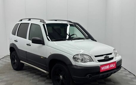 Chevrolet Niva I рестайлинг, 2017 год, 875 000 рублей, 3 фотография