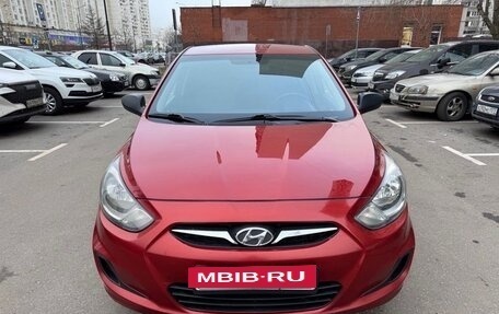 Hyundai Solaris II рестайлинг, 2011 год, 645 000 рублей, 12 фотография