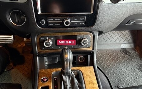 Volkswagen Touareg III, 2011 год, 1 850 000 рублей, 10 фотография