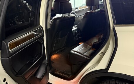 Volkswagen Touareg III, 2011 год, 1 850 000 рублей, 11 фотография