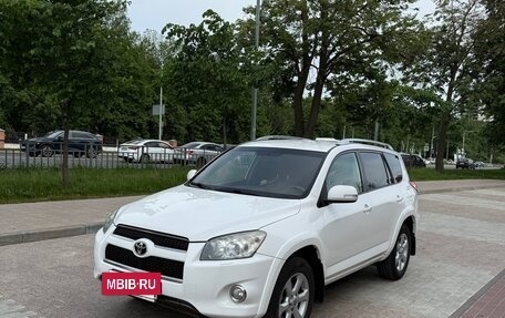 Toyota RAV4, 2011 год, 2 000 000 рублей, 2 фотография