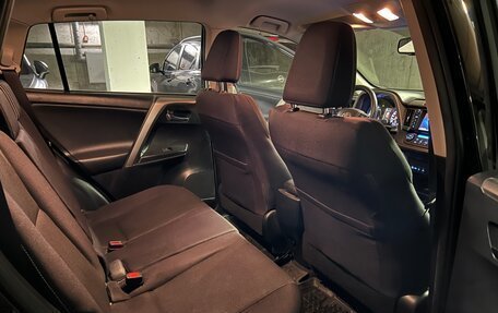 Toyota RAV4, 2016 год, 2 090 000 рублей, 18 фотография