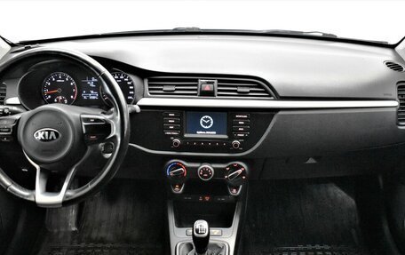 KIA Rio IV, 2018 год, 1 370 000 рублей, 5 фотография