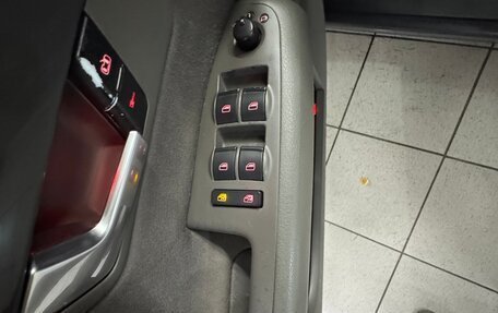 Audi A4, 2004 год, 950 000 рублей, 10 фотография