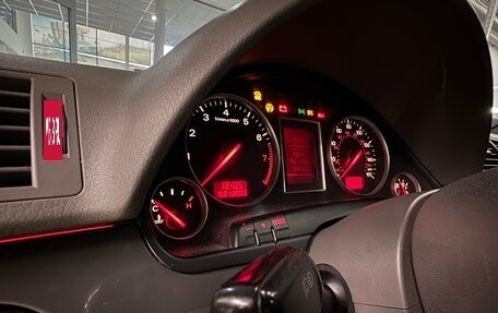 Audi A4, 2004 год, 950 000 рублей, 13 фотография