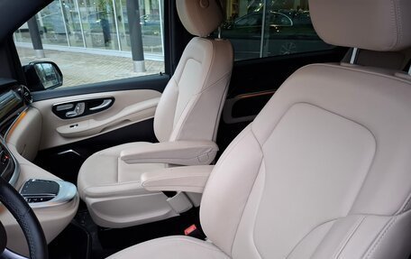 Mercedes-Benz EQV, 2022 год, 6 500 000 рублей, 15 фотография