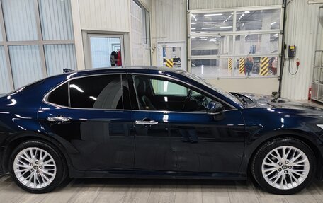 Toyota Camry, 2018 год, 2 450 000 рублей, 5 фотография