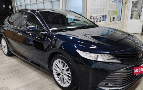 Toyota Camry, 2018 год, 2 450 000 рублей, 4 фотография