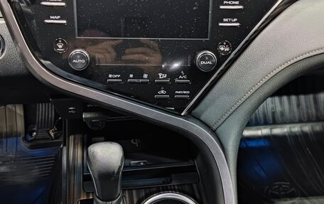 Toyota Camry, 2018 год, 2 450 000 рублей, 14 фотография