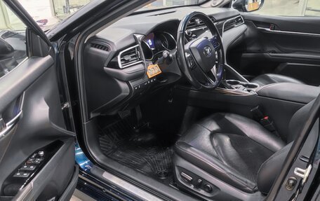 Toyota Camry, 2018 год, 2 450 000 рублей, 17 фотография