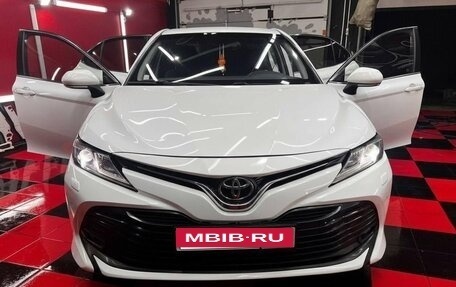 Toyota Camry, 2019 год, 2 240 000 рублей, 2 фотография