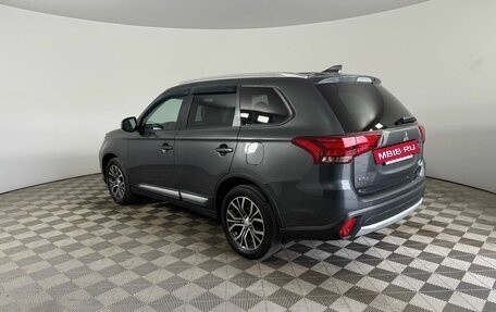 Mitsubishi Outlander III рестайлинг 3, 2017 год, 1 890 000 рублей, 7 фотография