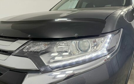 Mitsubishi Outlander III рестайлинг 3, 2017 год, 1 890 000 рублей, 14 фотография