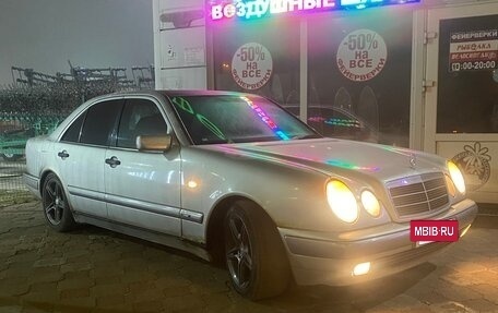 Mercedes-Benz E-Класс, 1997 год, 450 000 рублей, 2 фотография