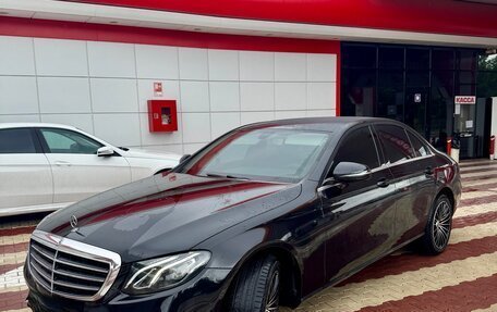 Mercedes-Benz E-Класс, 2019 год, 2 500 000 рублей, 2 фотография