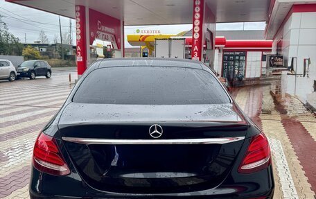 Mercedes-Benz E-Класс, 2019 год, 2 500 000 рублей, 5 фотография