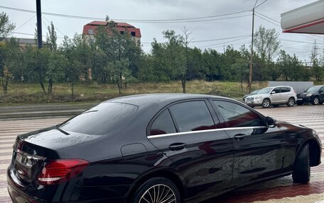 Mercedes-Benz E-Класс, 2019 год, 2 500 000 рублей, 4 фотография