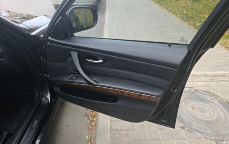 BMW 3 серия, 2009 год, 1 500 000 рублей, 16 фотография