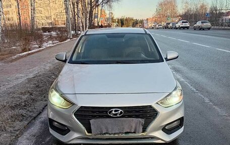 Hyundai Solaris II рестайлинг, 2017 год, 850 000 рублей, 2 фотография