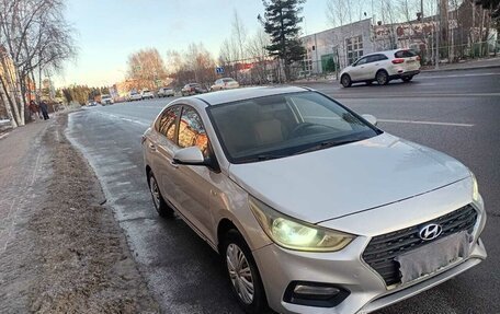 Hyundai Solaris II рестайлинг, 2017 год, 850 000 рублей, 4 фотография