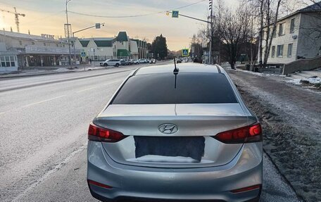 Hyundai Solaris II рестайлинг, 2017 год, 850 000 рублей, 5 фотография