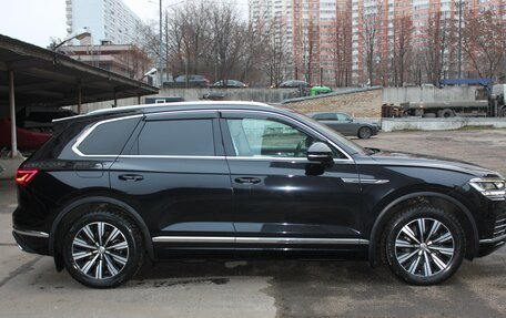 Volkswagen Touareg III, 2018 год, 5 300 000 рублей, 4 фотография