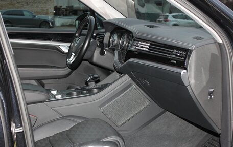 Volkswagen Touareg III, 2018 год, 5 300 000 рублей, 14 фотография