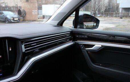 Volkswagen Touareg III, 2018 год, 5 300 000 рублей, 23 фотография