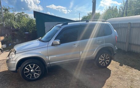 Chevrolet Niva I рестайлинг, 2012 год, 500 000 рублей, 3 фотография